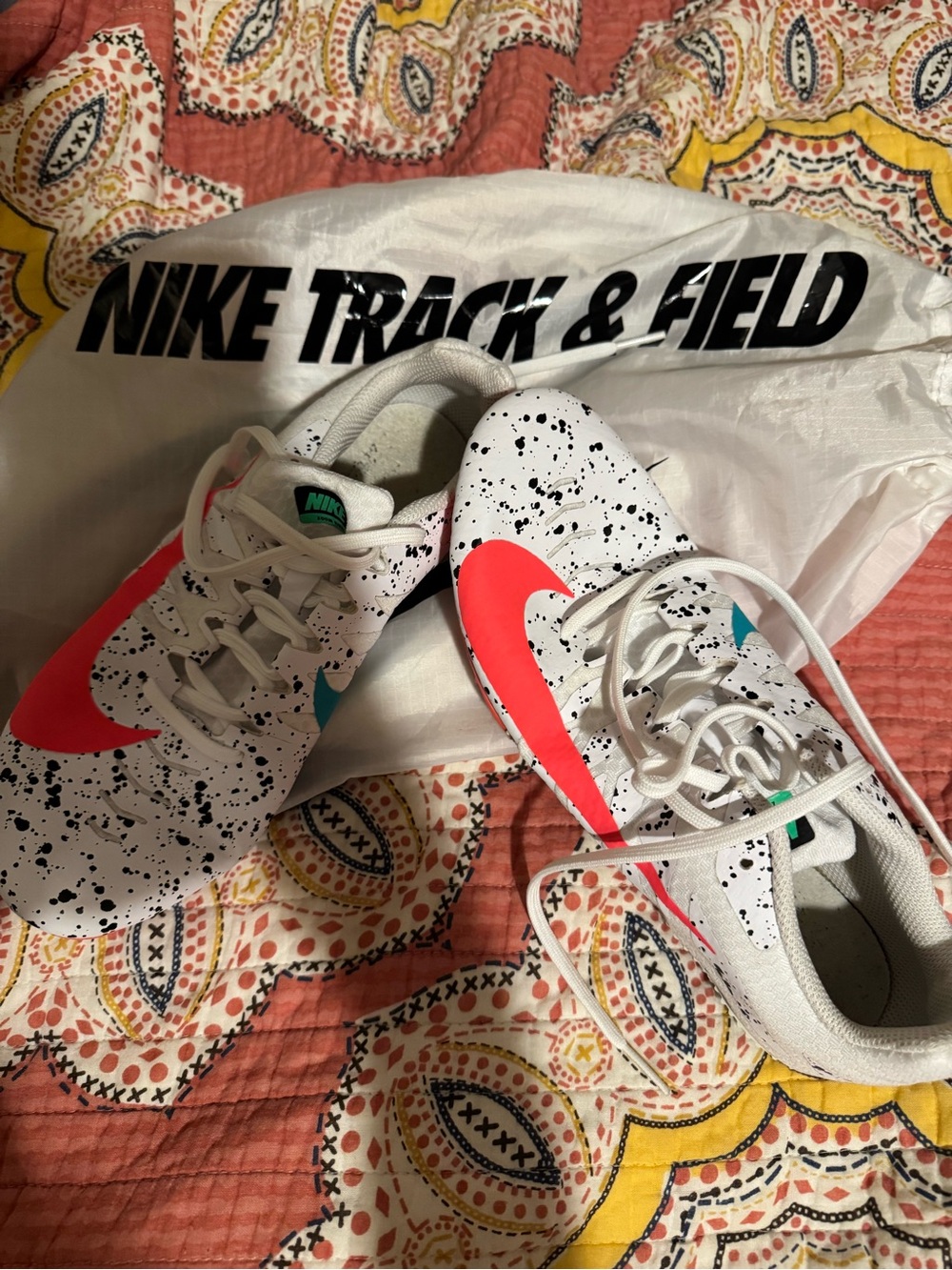 Nike Kids White Speckled Track Spikes with Pink Swoosh